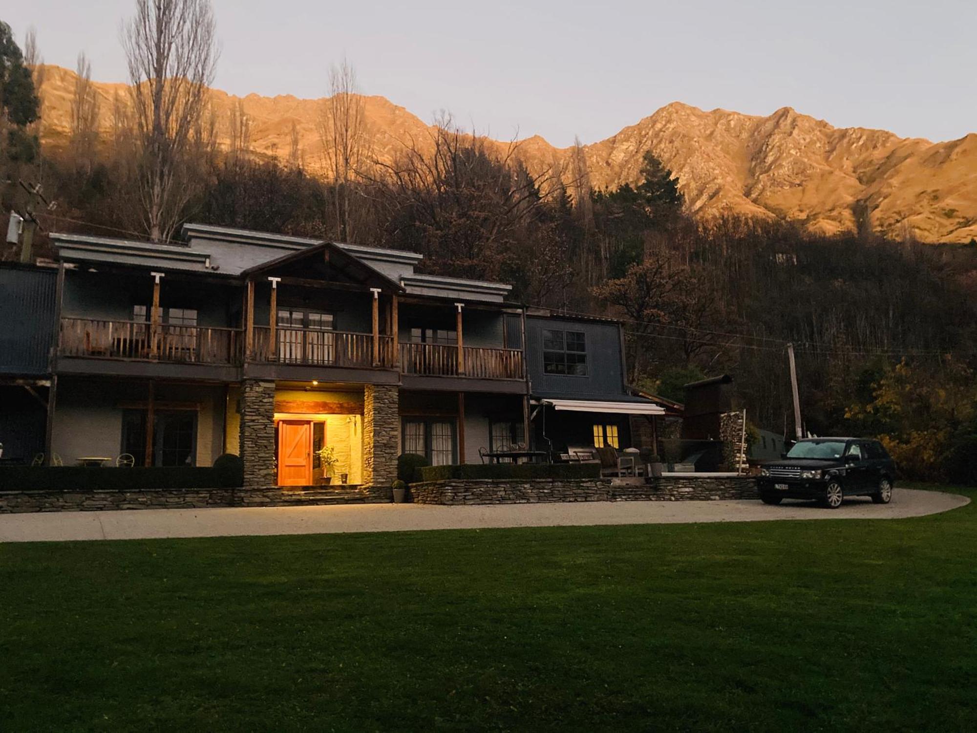 Moonlight Escape Lodge Queenstown Exterior foto